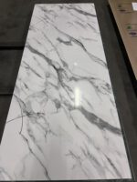 B-keus-NATUURSTEEN PANEEL: Classic white – 280 x 110cm - Afbeelding 2